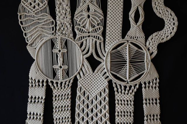 images/macrame/131-wallhanging-white-chaos-order