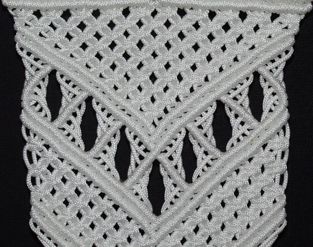 images/macrame/125-frame-white-thin-string