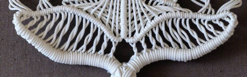 images/macrame/114-wallhanging-white-coathanger