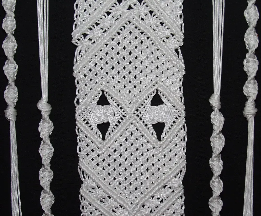 images/macrame/125-frame-white-thin-string