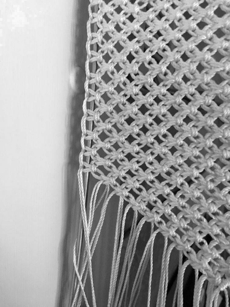 images/macrame/135-doorway-white-thin-strings