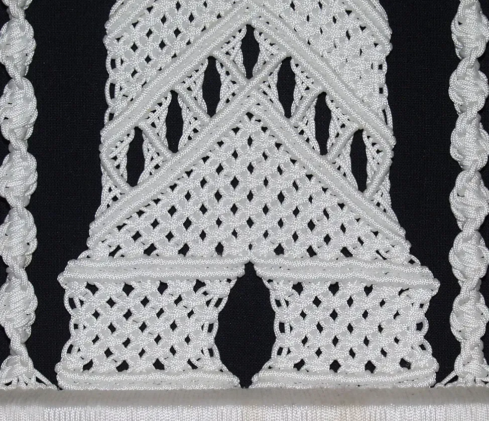 images/macrame/125-frame-white-thin-string