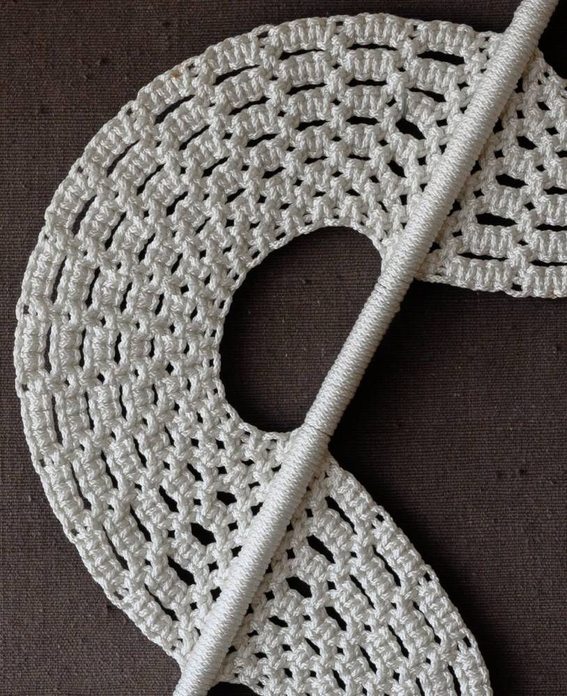 images/macrame/129-wallhanging-white-curves