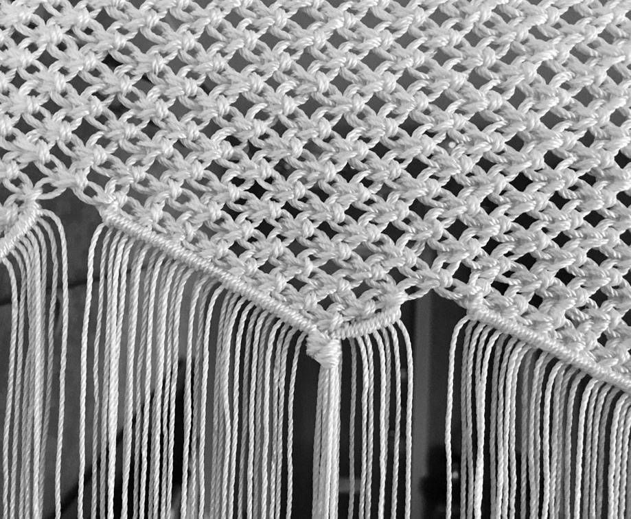 images/macrame/135-doorway-white-thin-strings