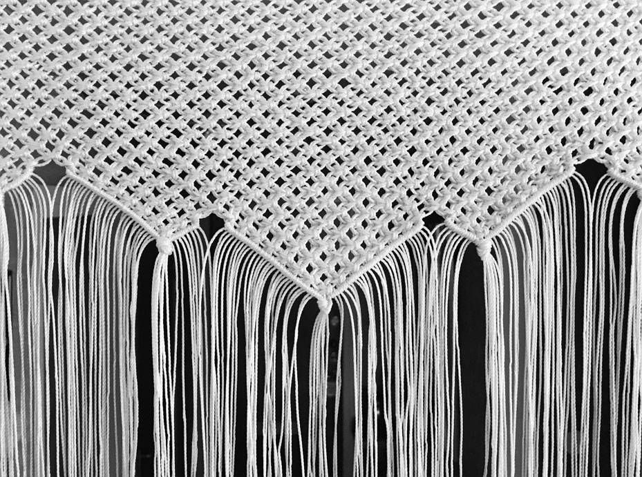 images/macrame/135-doorway-white-thin-strings