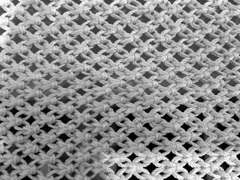 images/macrame/135-doorway-white-thin-strings